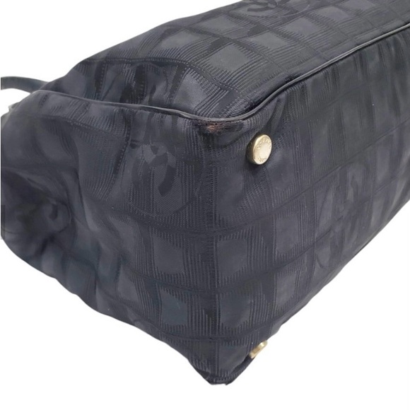 Chanel New Travel Line Tote - Picture 3 of 9